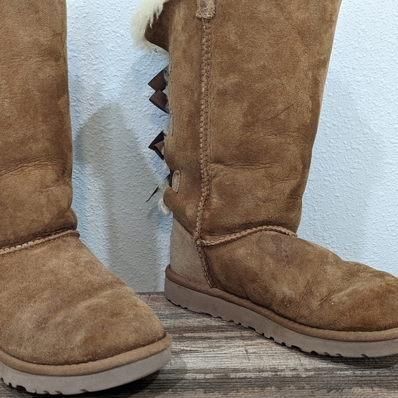 UGG Big Girls Bailey's Tall Boots with Three Bows, Sz 4, is a 6 in Women… - Picture 9 of 11